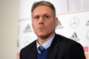 范巴斯滕：接下来几个月我将放下工作，全身心去陪护重病妻子
